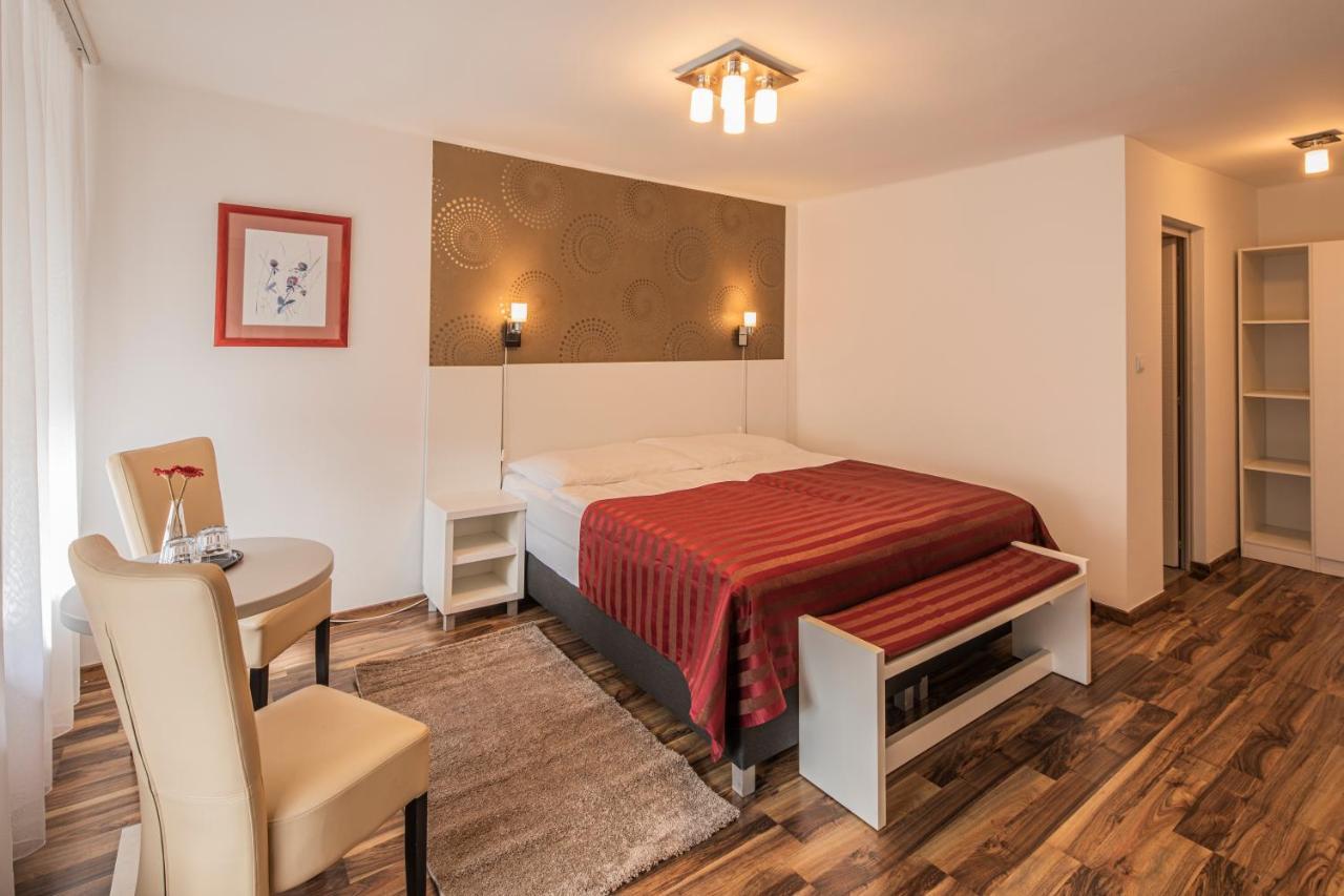 Riviera Rooms Vendegszobak Mosonmagyaróvár Dış mekan fotoğraf